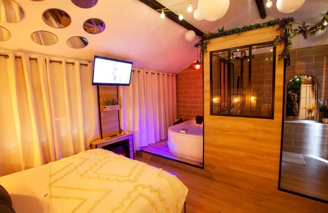 Love Room Romantique Les Petits Plaisirs-1